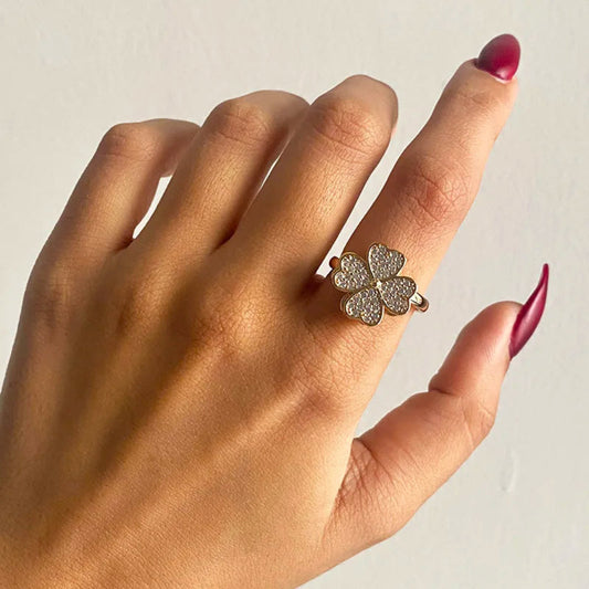 LumiSpin™ Clover Ring